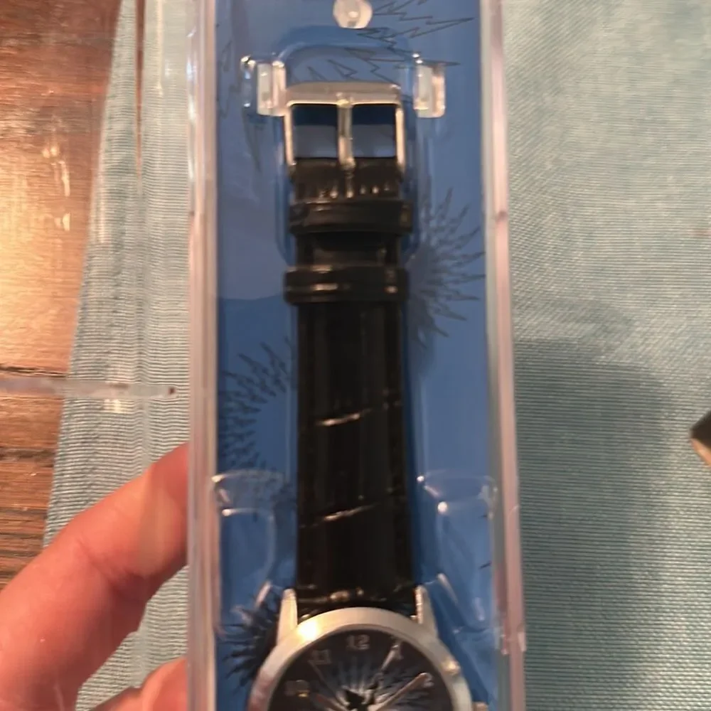 NIB Limited Release Disneyland Resort Collector Watch UNISEX